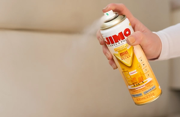 JIMO Ácaros e Pulgas. Desenvolvido para controlar ácaros, pulgas e carrapatos. aplique em áreas de maior infestação como tapetes, carpetes, sofás, cortinas, e frestas de pisos. ele elimina ácaros, controla pulgas e carrapatos na fase adulta, e pulgas (ovos, larvas e ninfas).