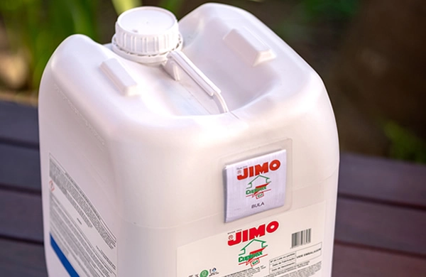 JIMO Cupinox Gel. Um produto indispensável na indústria de móveis e madeireiras, indicado para ser incorporado nas colas utilizadas em compensados, laminados, aglomerados e demais produtos de madeira. garante proteção extra contra infestações de insetos, prolongando a vida útil dos produtos.