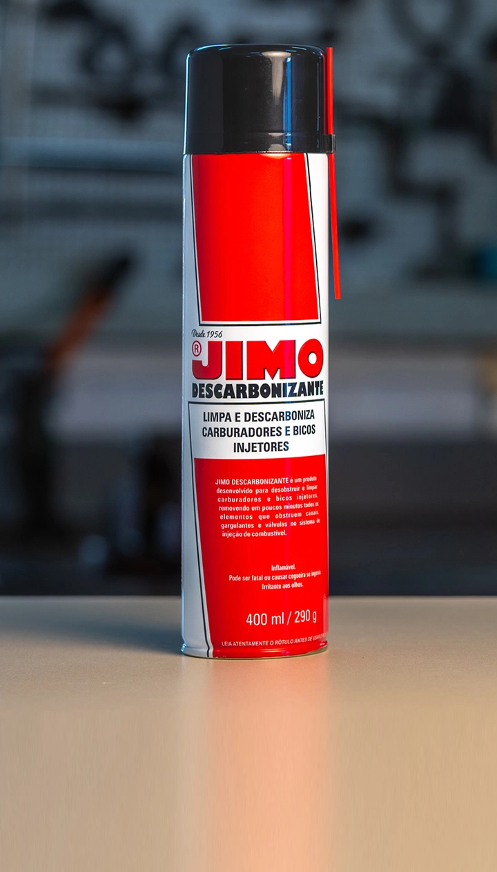 JIMO Descarbonizante Aerossol. Desenvolvido para desobstruir e limpar carburadores e bicos injetores, removendo rapidamente todos os elementos que obstruem canais, gargulantes e válvulas no sistema de injeção de combustível. ideal para restaurar o desempenho do motor e garantir um funcionamento suave e eficiente.