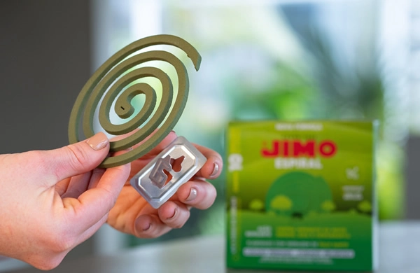 JIMO Espiral Repelente de ação extra forte, eficaz contra mosquitos e pernilongos em ambientes abertos e fechados. protege contra o mosquito da dengue, oferecendo uma defesa de longa duração. cada espiral queima por aproximadamente oito horas, repelindo os insetos e proporcionando conforto e segurança.