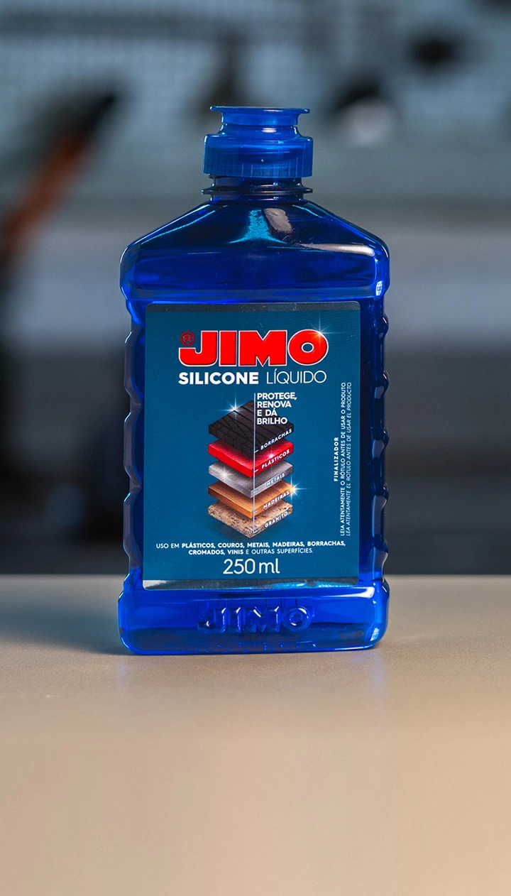 JIMO Silicone Limpa, protege, lubrifica e dá brilho a borrachas, plásticos, vinis, madeiras e mais. ideal para uso automotivo e doméstico. fácil de aplicar, ele pode ser utilizado em painéis, pneus, para-choques e até em móveis e eletrodomésticos.