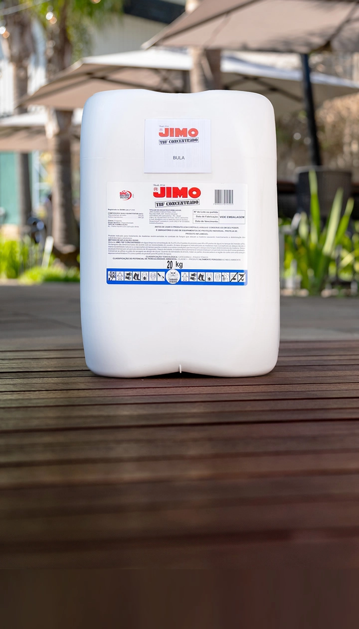 JIMO TBF Export é um produto específico para o tratamento de madeiras recém-serradas, eficaz contra fungos que causam manchas e deterioram os substratos ligno-celulósicos. indicado para madeiras susceptíveis a ataques em condições quentes e úmidas.