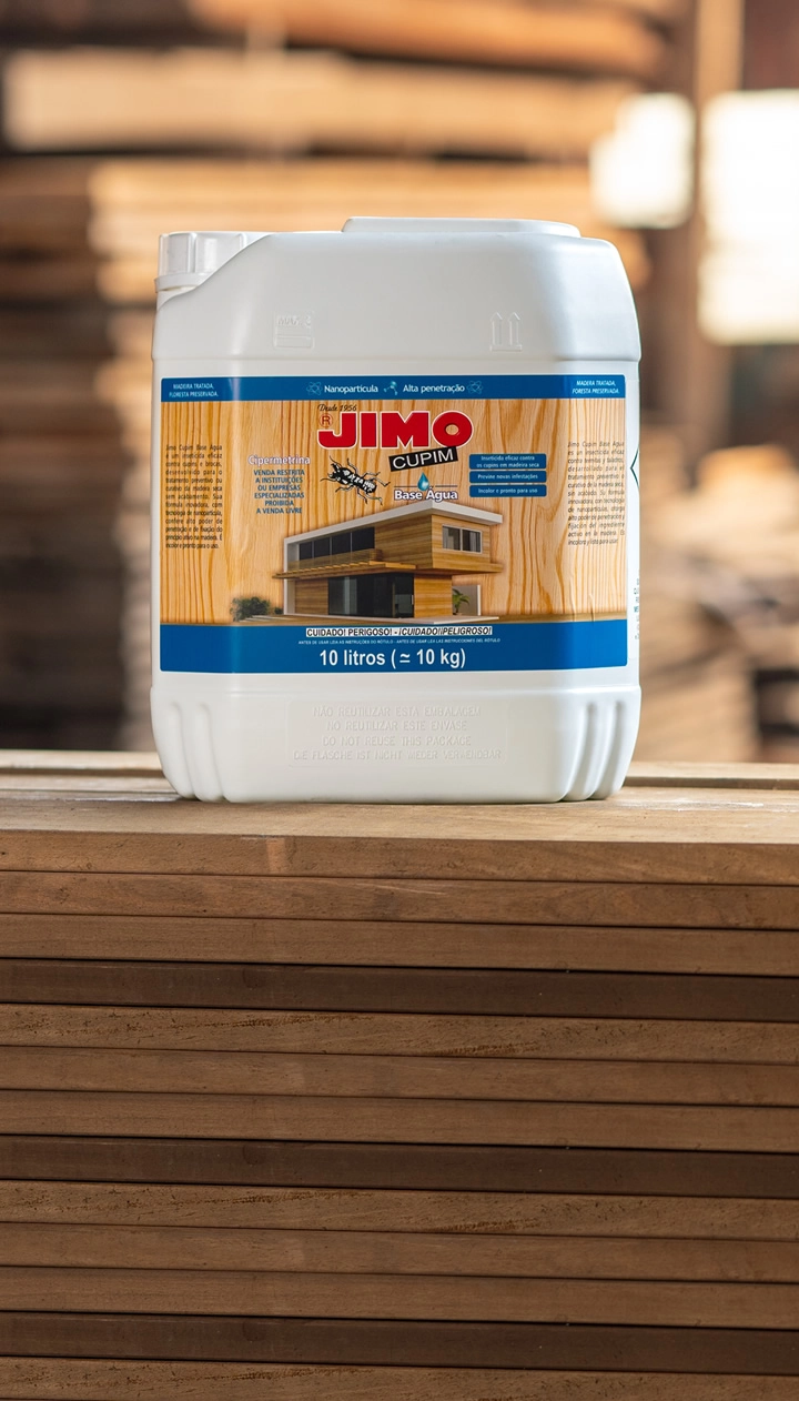JIMO Cupim Base Água é um inseticida pronto para uso, eficaz contra cupins e brocas em madeira seca. penetra profundamente nos veios da madeira, proporcionando alto poder residual e fixação.