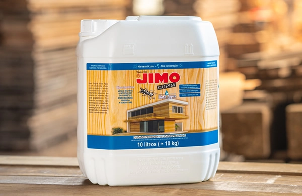 JIMO Cupim Base Água é um inseticida pronto para uso, eficaz contra cupins e brocas em madeira seca. penetra profundamente nos veios da madeira, proporcionando alto poder residual e fixação.