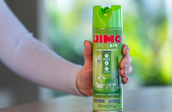JIMO Open Air Aerossol. Repelente para proteger áreas externas como sacadas, varandas e piscinas. sua fórmula inovadora oferece proteção eficaz contra mosquitos da dengue, zika e chikungunya, com duração de até 12 horas. não deixa cheiro e garante uma proteção longa.